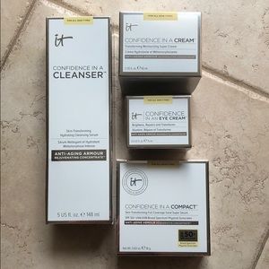 NIB It Cosmetics Confidence Bundle